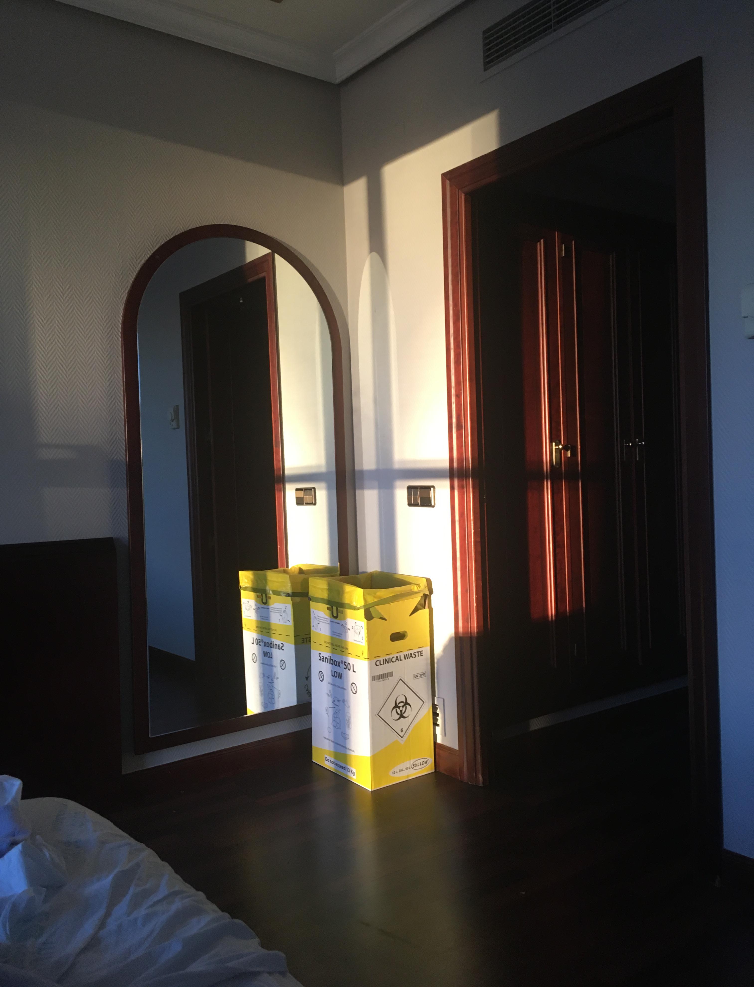 Cuarto de hotel medicalizado Vía Castellana, Madrid.