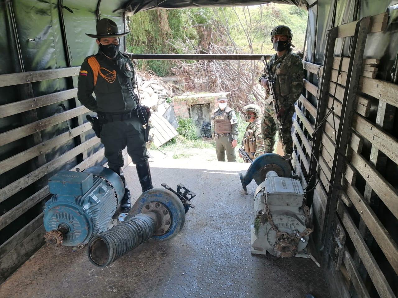 Motobombas incautadas en el lugar