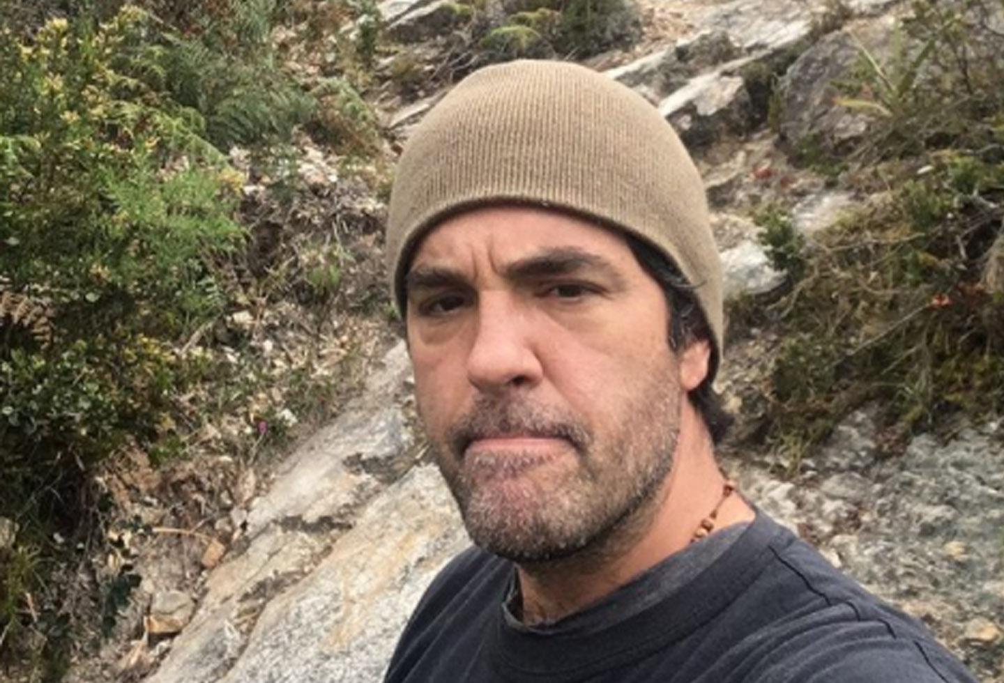 Actor César Manzano denunció robo en los cerros de Bogotá ...