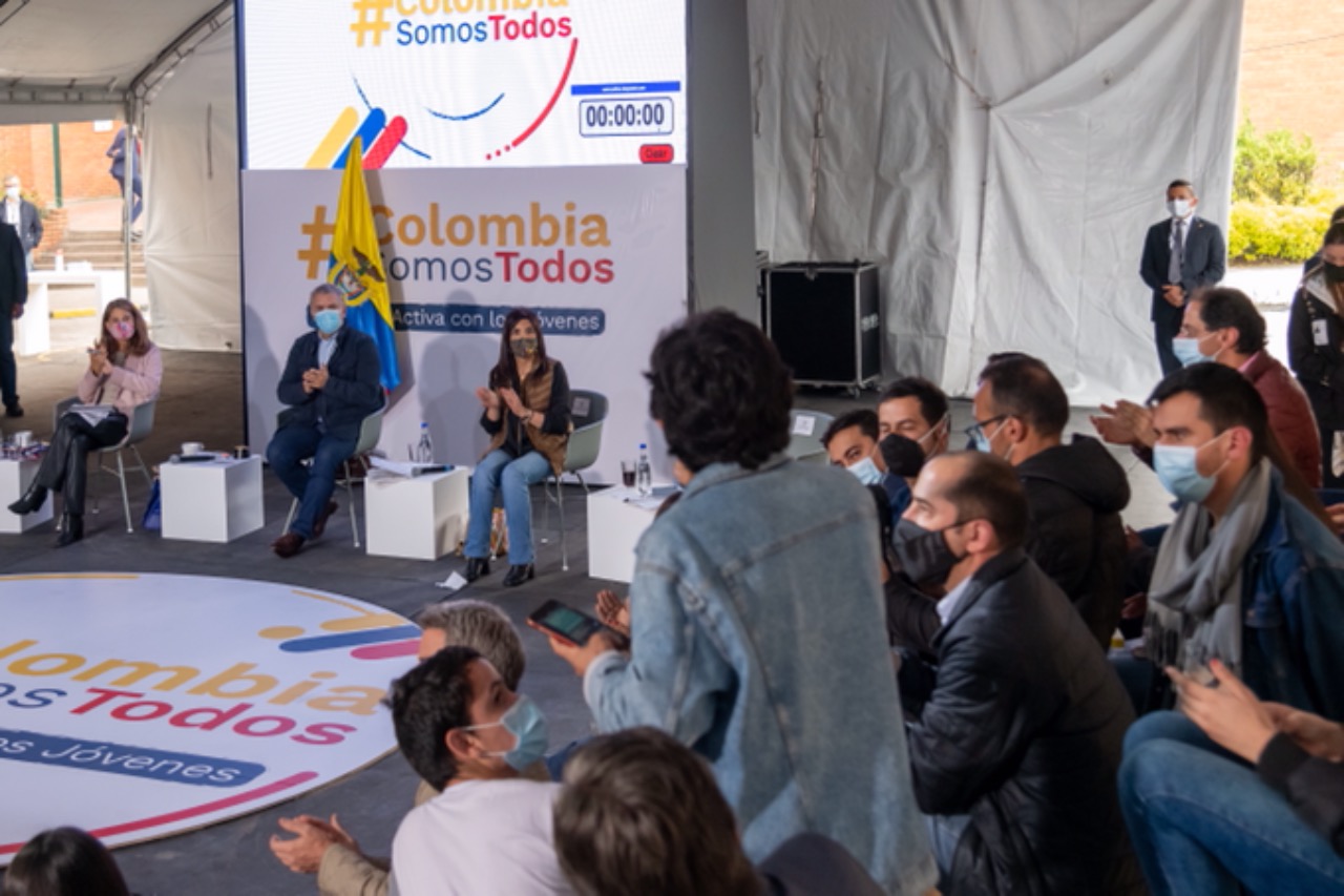 REUNIÓN DE DUQUE CON LOS JÓVENES REUNIÓN DE DUQUE CON LOS JÓVENES