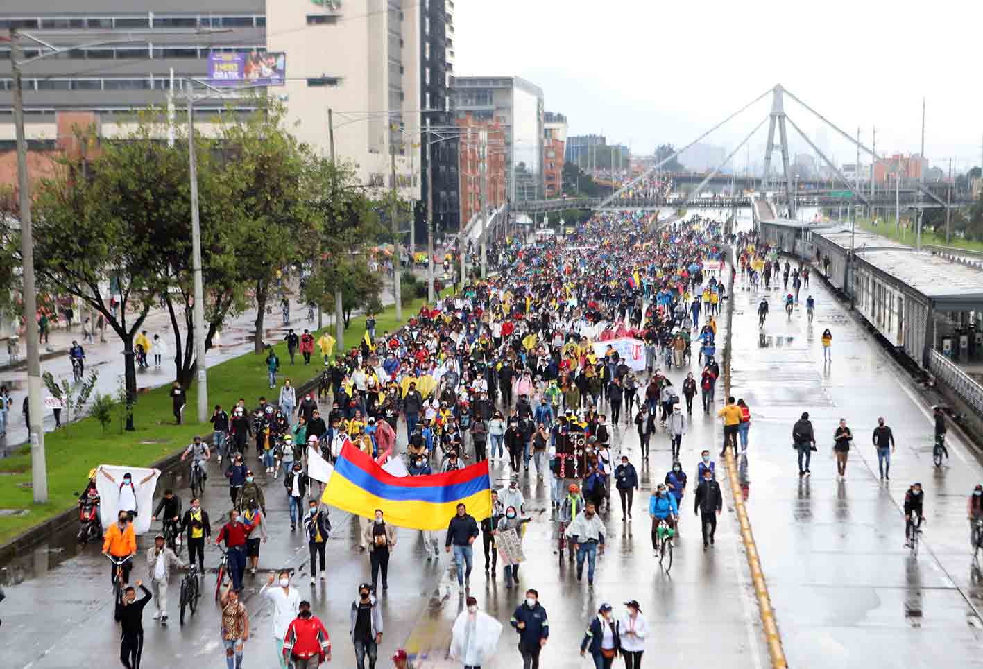 Paro nacional Colombia carteles exhibidos en manifestaciones RCN Radio