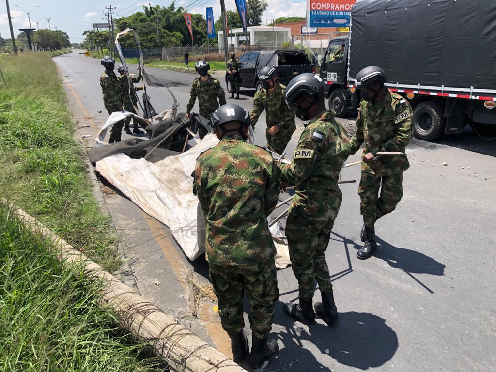 Paro Nacional Colombia Van 100 Los Capturados En Los Bloqueos Viales Rcn Radio