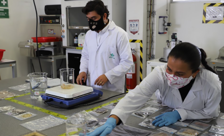 Laboratorio estudiantes SENA
