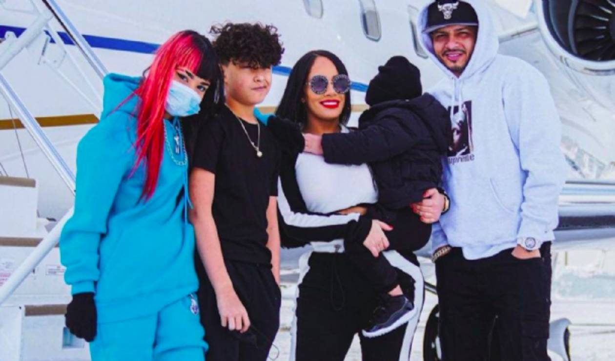 Muere junto a su familia el productor de Bad Bunny y Ozuna, en accidente  aéreo por posible negligencia, Video, El Show de Raúl Brindis Univision  radio