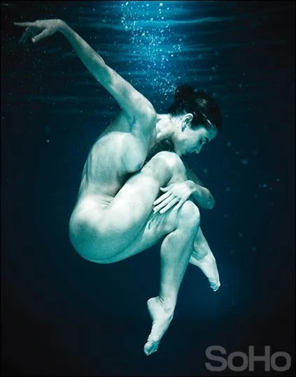 Carolina Ramírez robó más de un suspiro con foto desnuda bajo el agua Carolina Ramírez robó más de un suspiro con foto desnuda bajo el agua