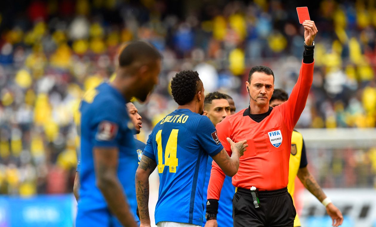 Wilmar Roldán Ecuador Vs Brasil, criticado por Carlos Antonio Vélez por arbitraje Wilmar Roldán Ecuador Vs Brasil, criticado por Carlos Antonio Vélez por arbitraje