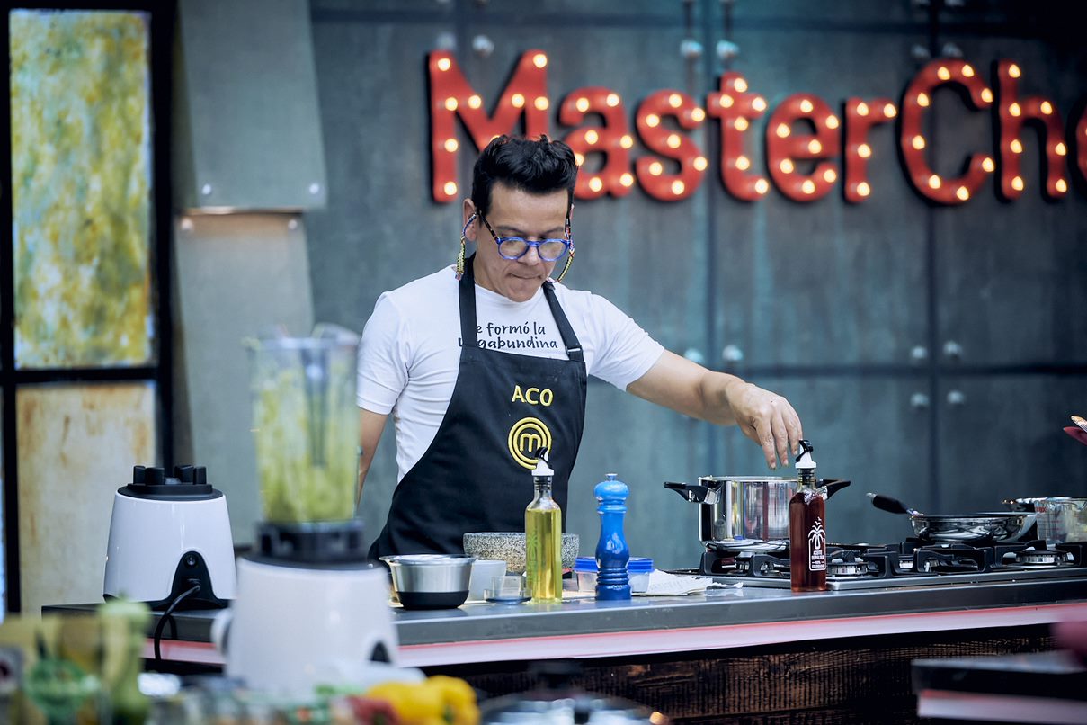 MasterChef Celebrity: Aco Pérez deja la competencia por plato cruda