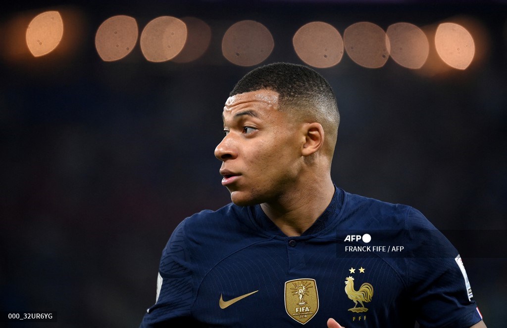 El duro momento de Van der Wiel, el ex de la supuesta novia de Mbappé