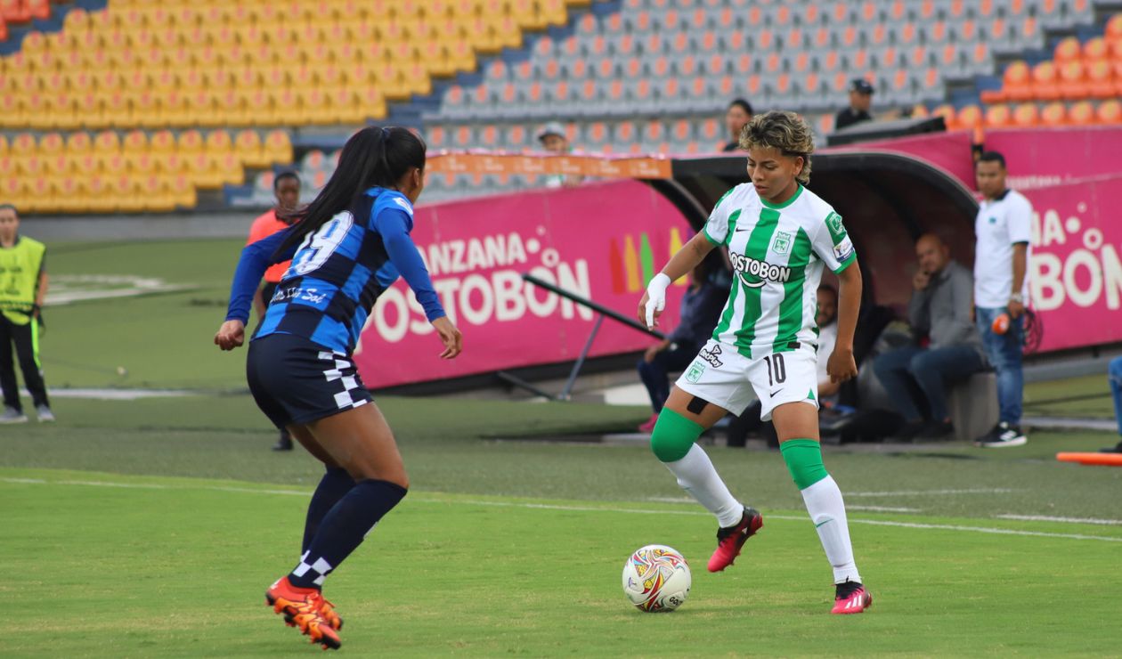 Club Atlético Independiente - Futbol Femenino Infantil en la Sede Boyacá.  El Club Atlético Independiente invita a todas las chicas, que tengan entre  6 y 16 años, a participar de la actividad