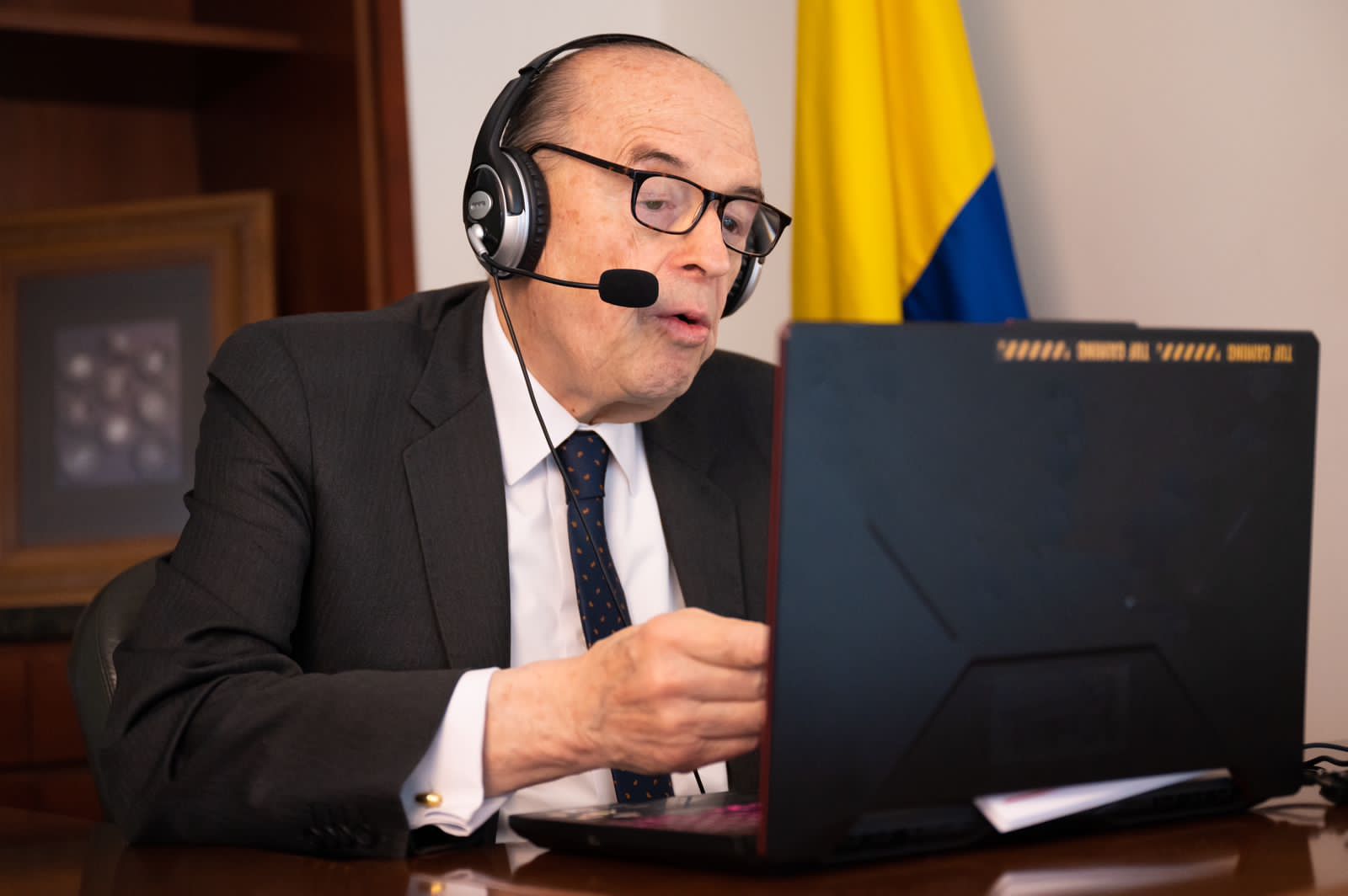 Álvaro Leyva Pide Aplazar Juicio Disciplinario Por Caso De Pasaportes Rcn Radio