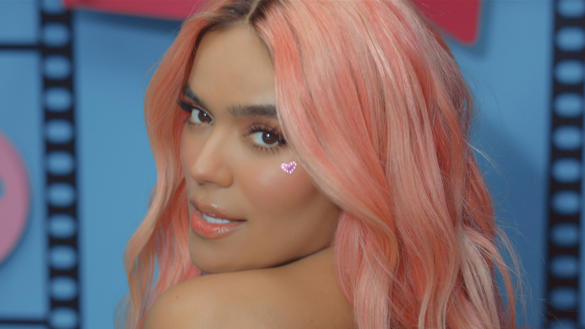 Karol G Estrena El Video De "Watati", Canción Oficial De La Película ...