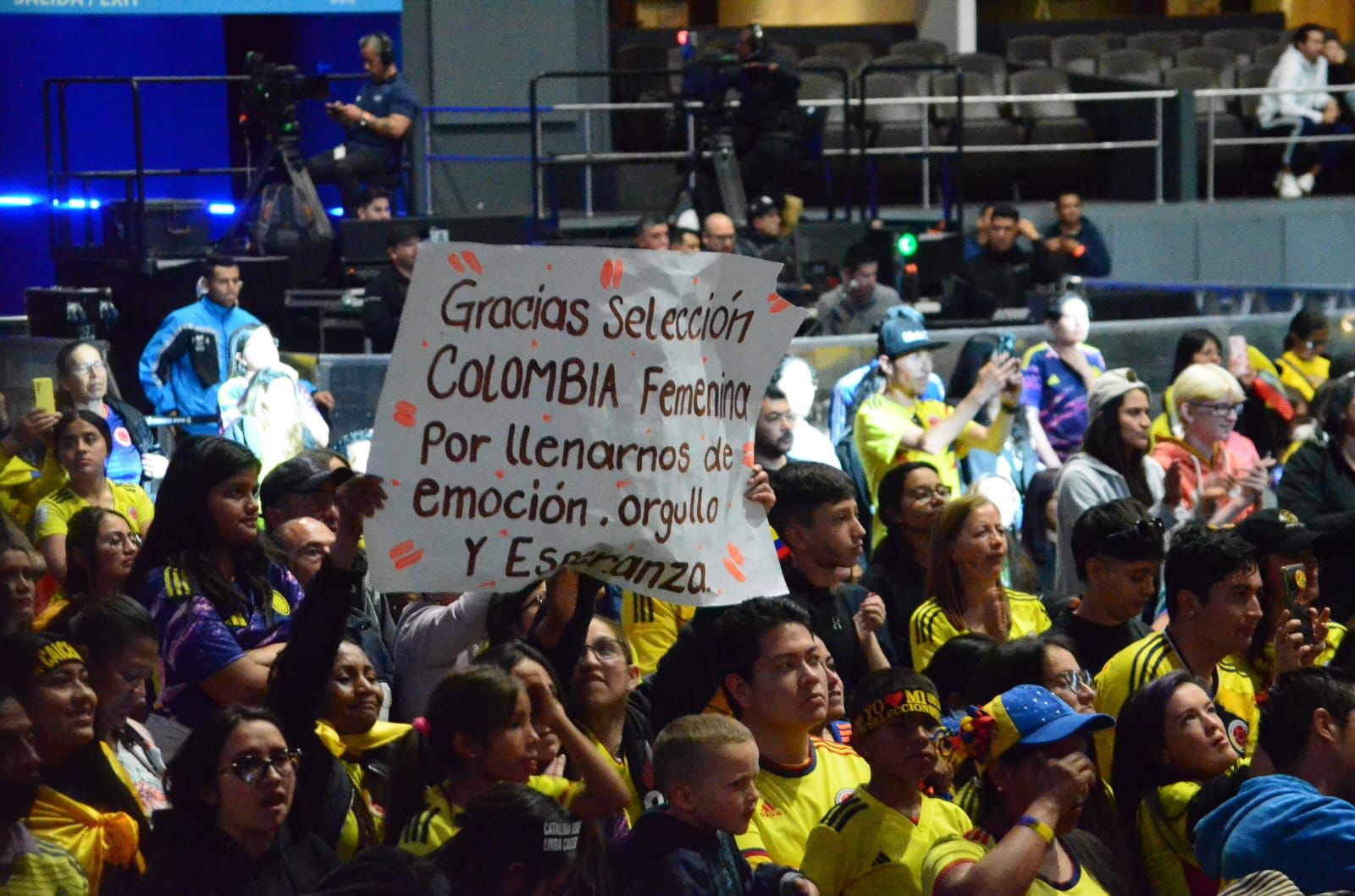 Así Fue El Recibimiento De La Selección Colombia En El Movistar Arena Rcn Radio 2130