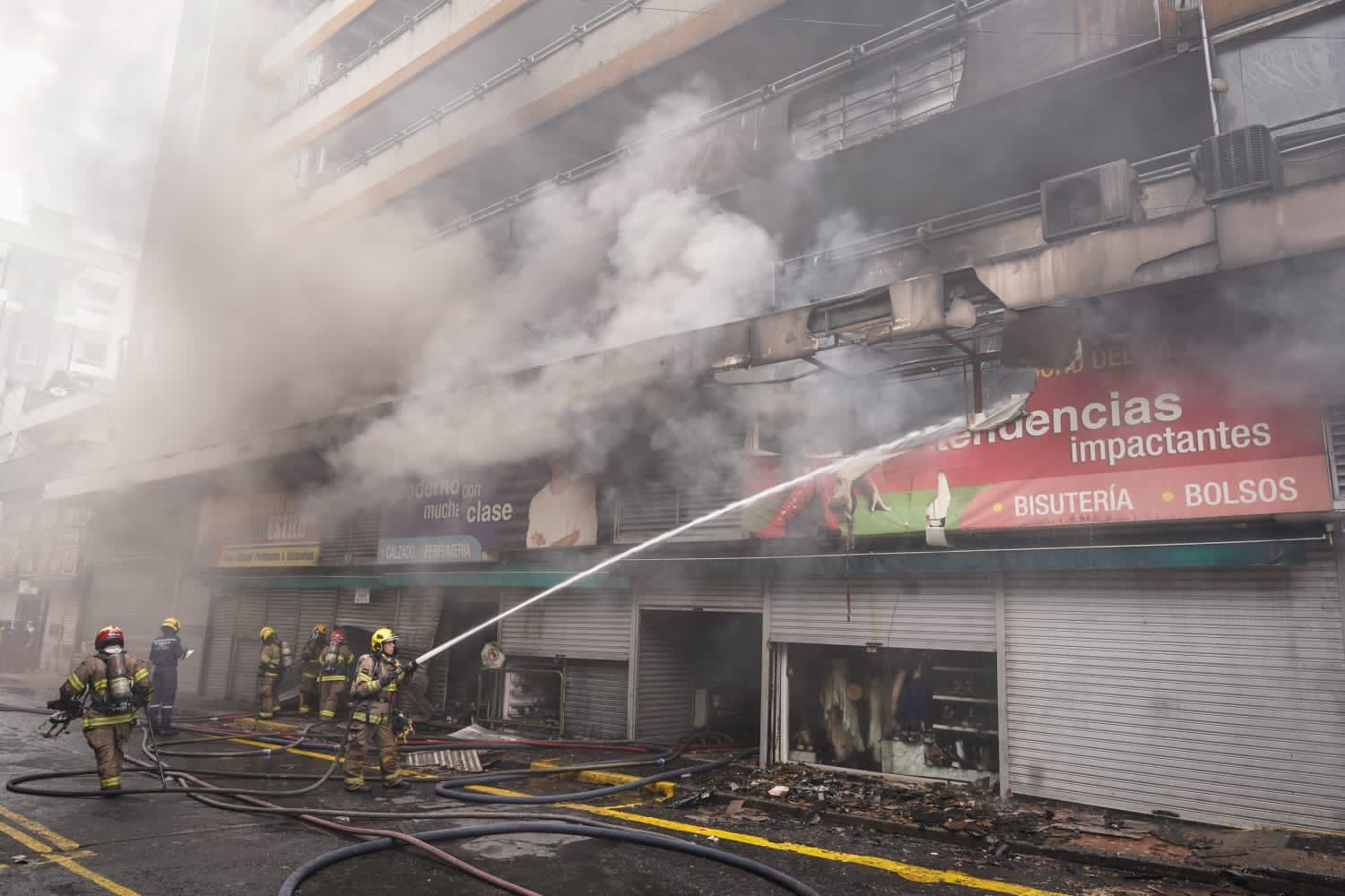 Incendio en centro comercial de Cali deja pérdidas [Fotos_ RCN Radio