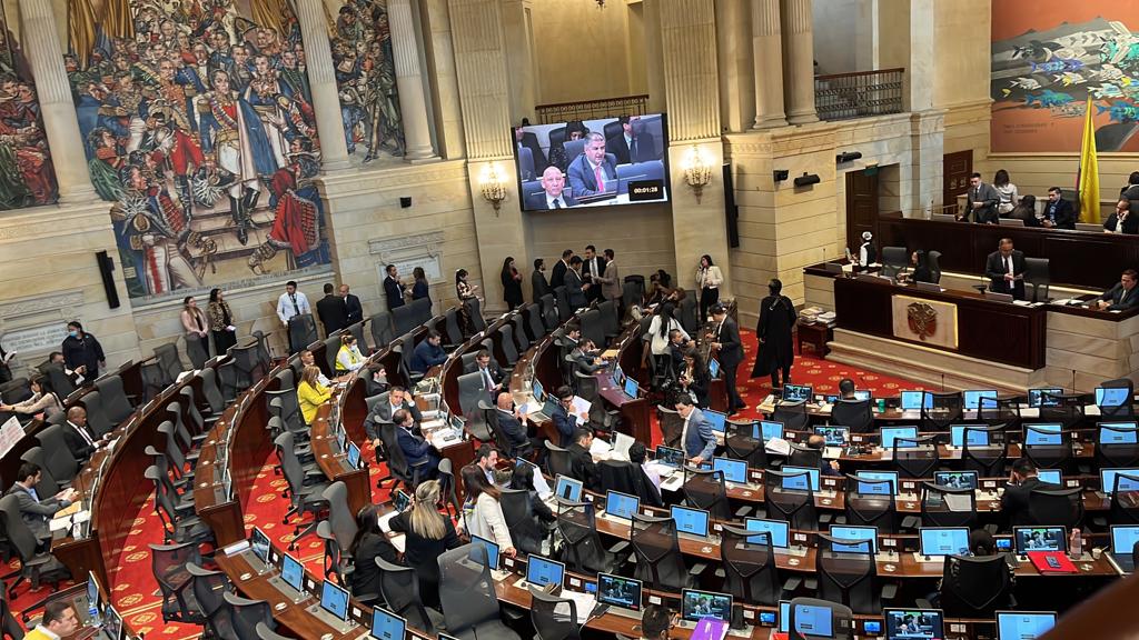 Cámara Aprobó Ponencia Positiva De La Reforma A La Salud | RCN Radio