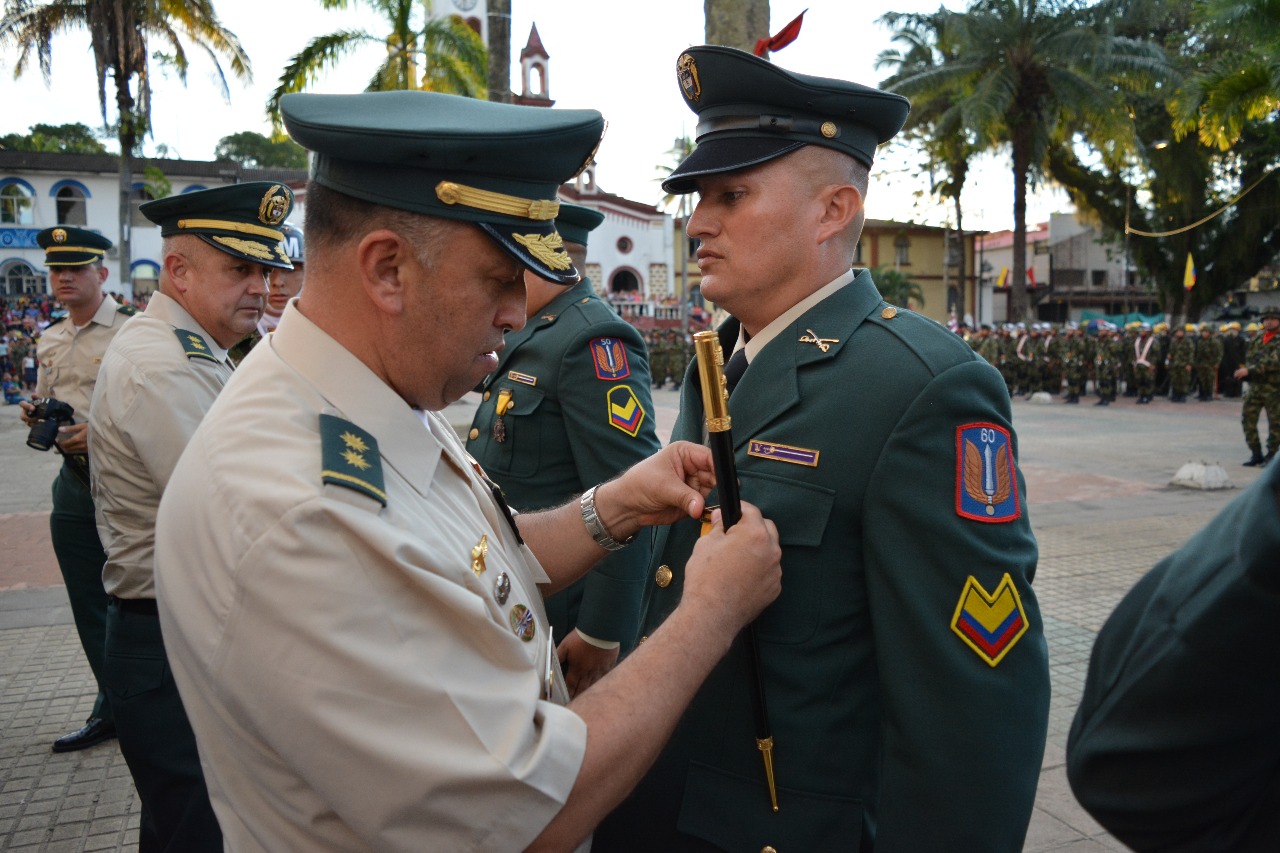 Asumio Nuevo Comandante De La Sexta Division Del Ejercito Rcn Radio