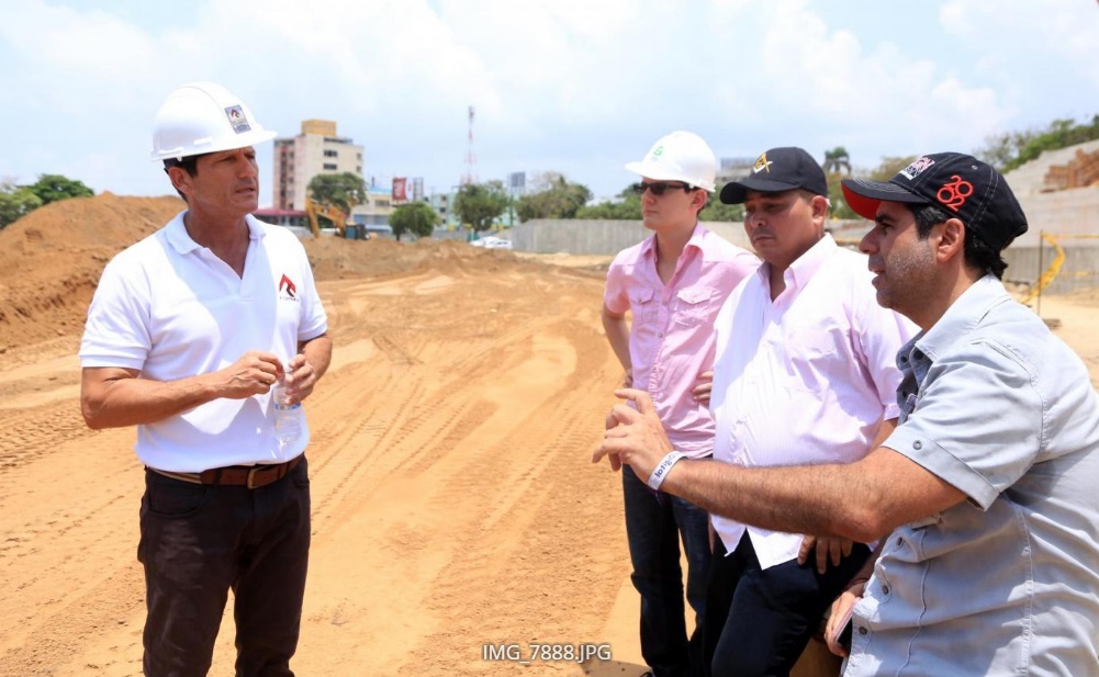 Inició colocación del gramado del nuevo estadio Romelio ...