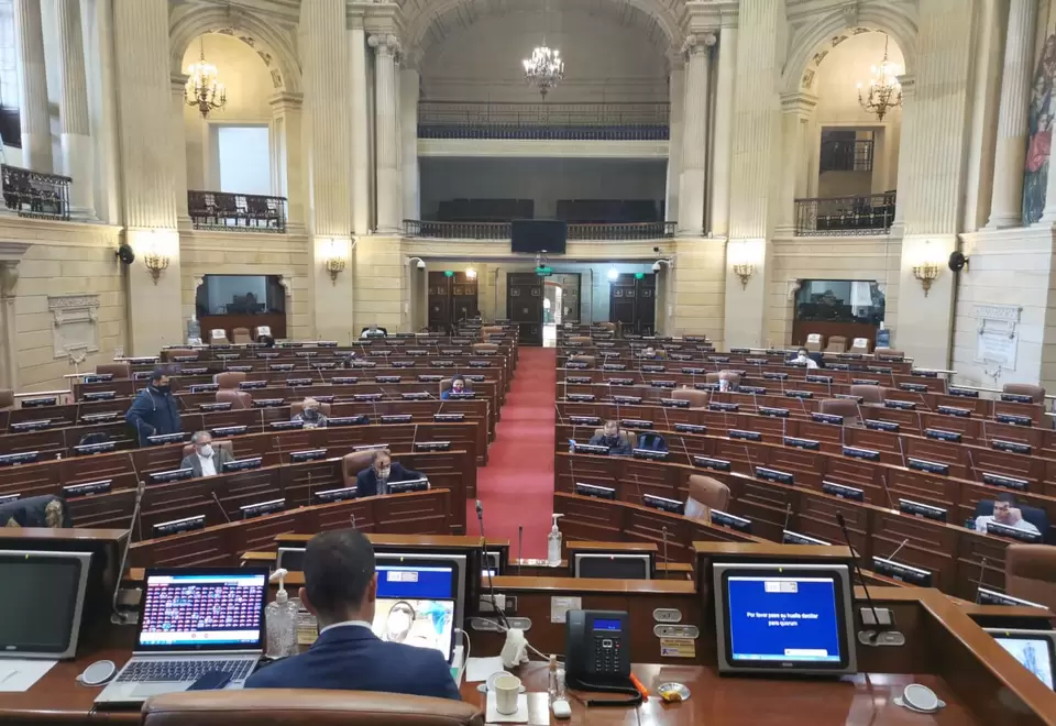 Plenaria de la Cámara de Representantes en sesión semivirtual