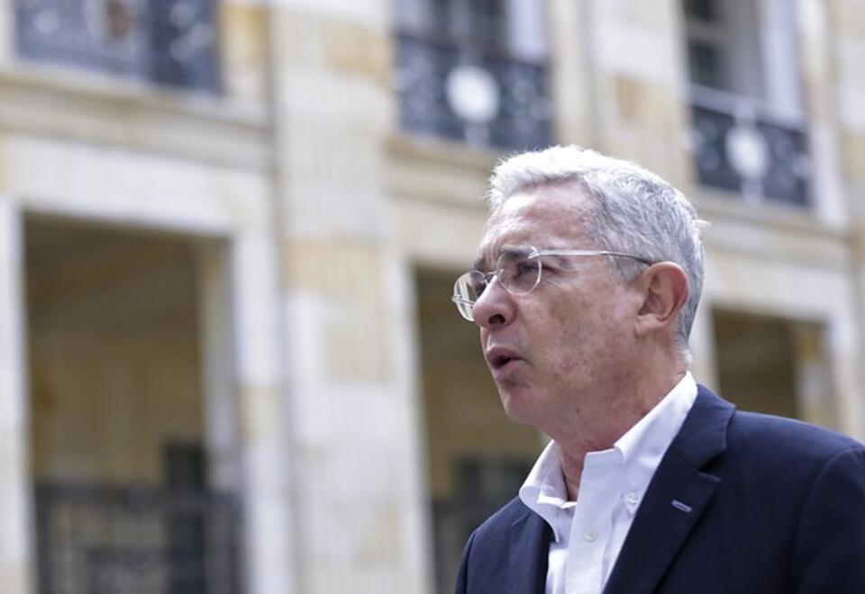 ÁLVARO URIBE EN LA PLAZA DE BOLÍVAR Thumbnail