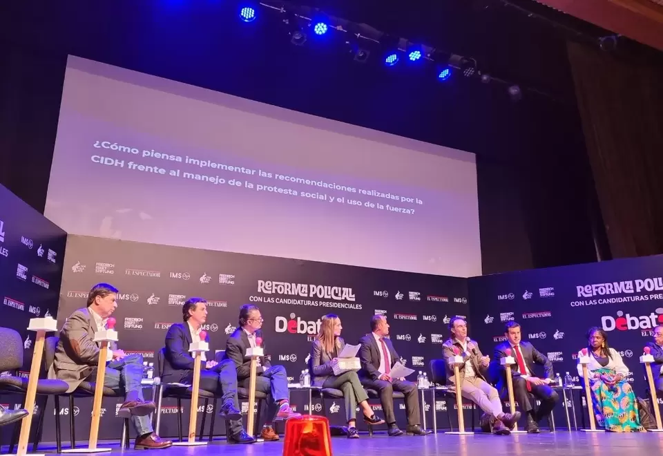 Precandidatos Presidenciales en Debate de Temblores