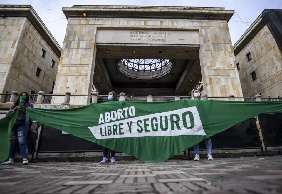 Aborto en Colombia - protesta frente al Palacio de Justicia, en Bogotá.