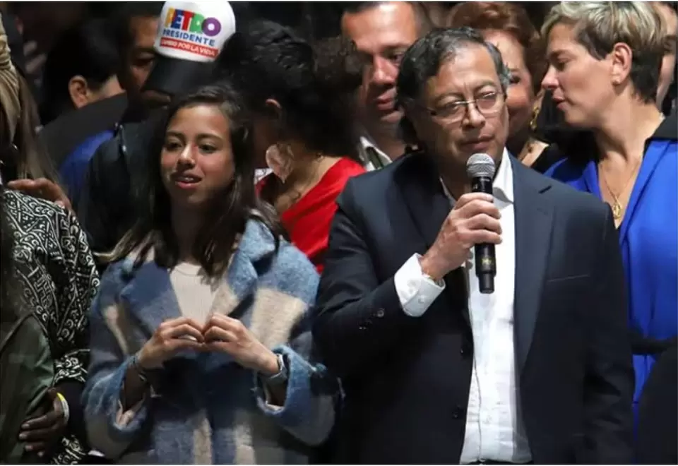 Gustavo Petro y su hija Antonella