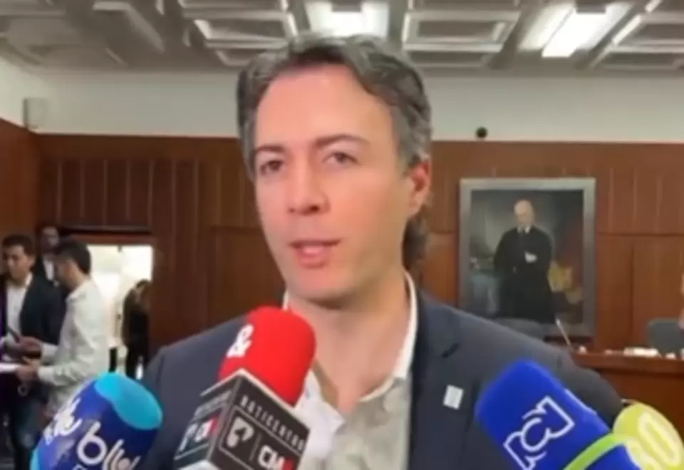 El alcalde Quintero dijo que iba a estudiar la propuesta de Milicom respecto a Tigo-Une. foto: sacad de redes sociales @QuinteroCalle