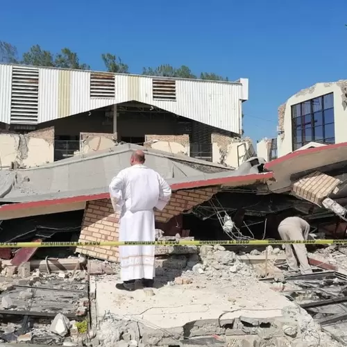 Al menos 10 muertos al caer techo de una iglesia en un bautizo en México