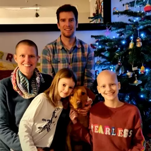 Niña de 12 años descubrió que tenía cáncer por su perro