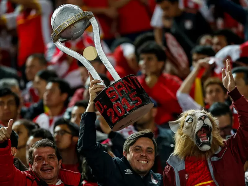 Hinchas de Santa Fe. Hinchas de Santa Fe.