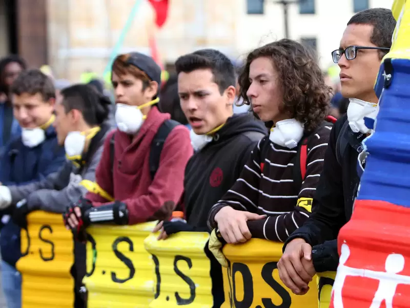 Los estudiantes también reclaman el respeto a la protesta social.