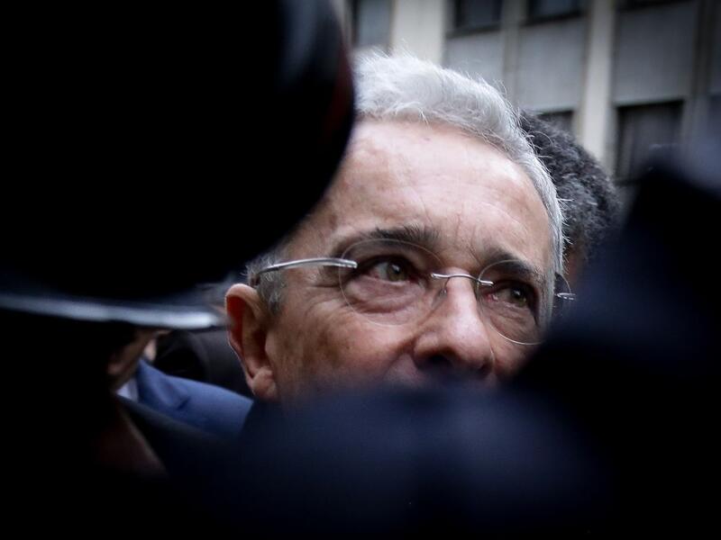 Álvaro Uribe Vélez Álvaro Uribe Vélez