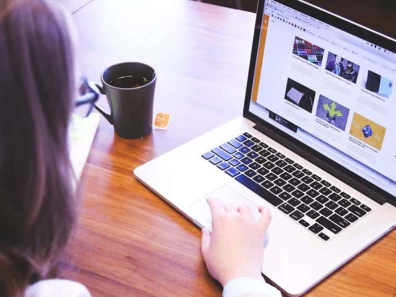 Los proyectos de tesis deben apoyar el rol de la mujer en el Pacífico