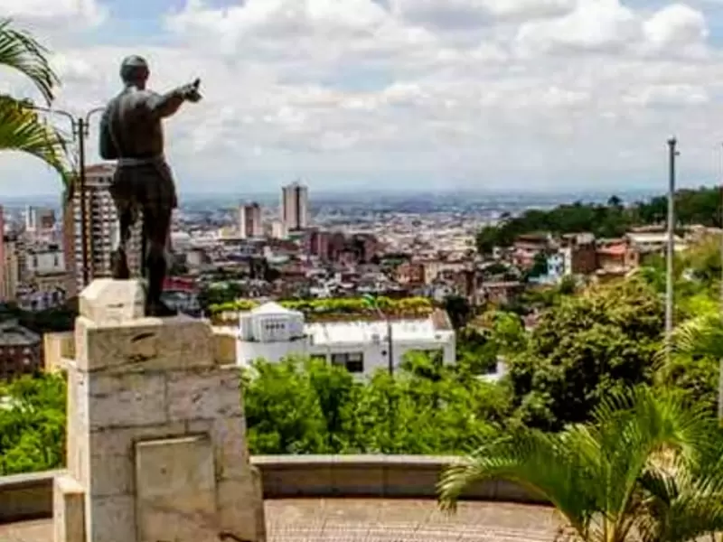 Piden retirar la estatua