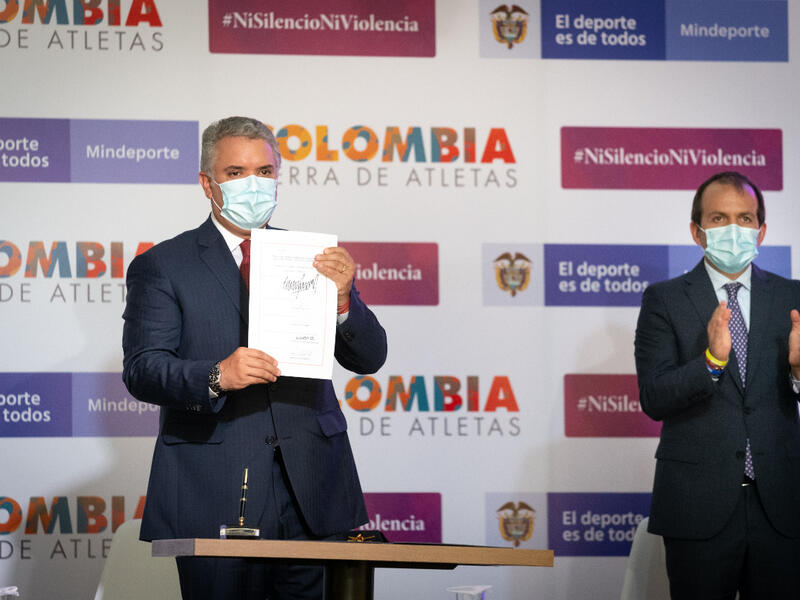 Presidente Iván Duque y el ministro del Deporte, Ernesto Lucena