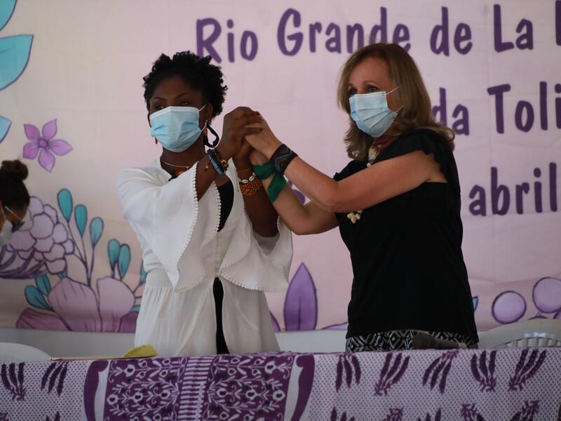 Francia Márquez y Ángela María Robledo