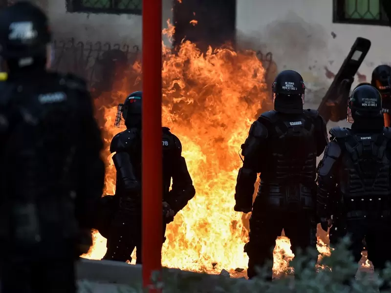 Disturbios en Colombia después de protestas, en medio del paro nacional.