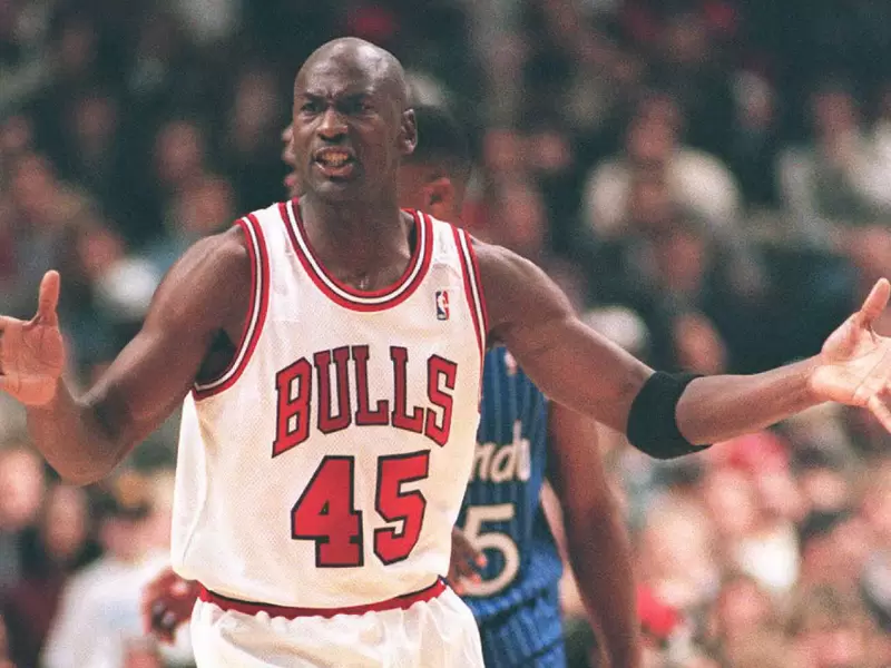 Subastan los calzoncillos usados de Michael Jordan RCN Radio