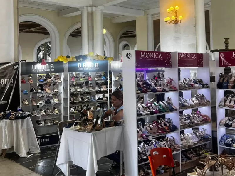 Empresarios y taxistas lideran campa a por ca da de ventas RCN Radio