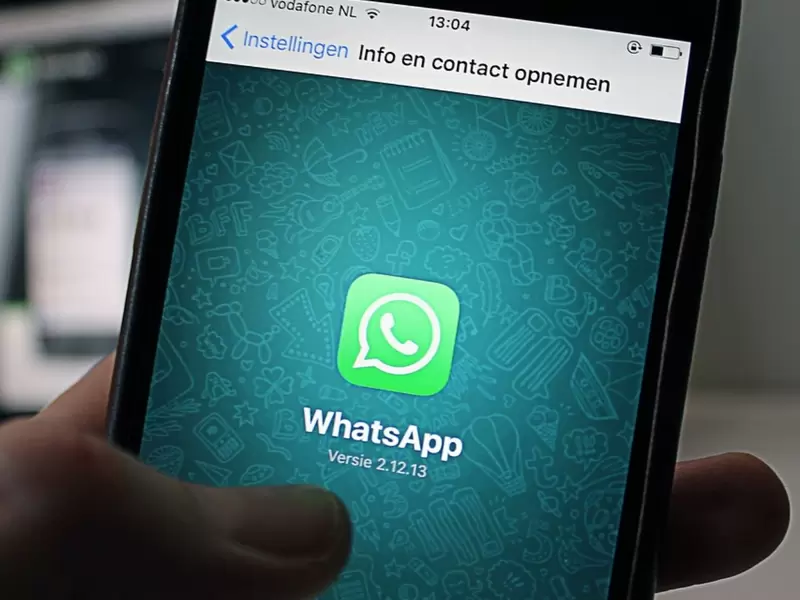 WhatsApp WhatsApp