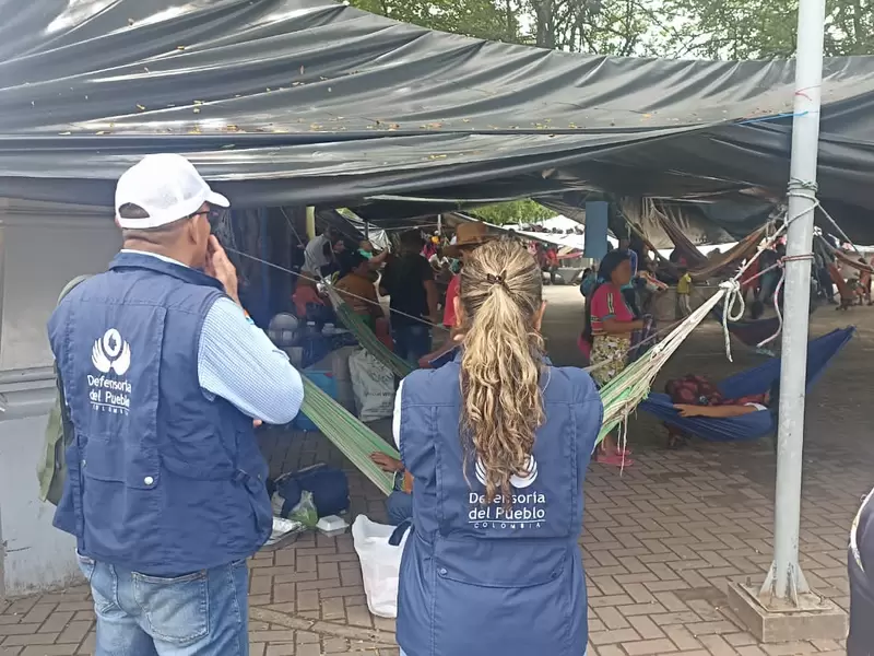 Los desplazados llevan varios días en el parque central.