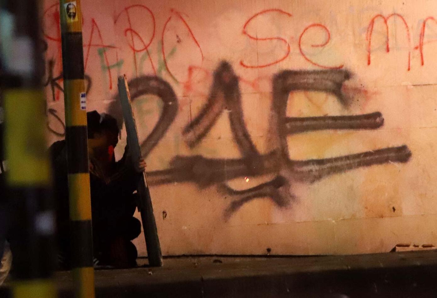 Impactantes imagenes de encapuchados y vandalismo en paro nacional / 21 de enero