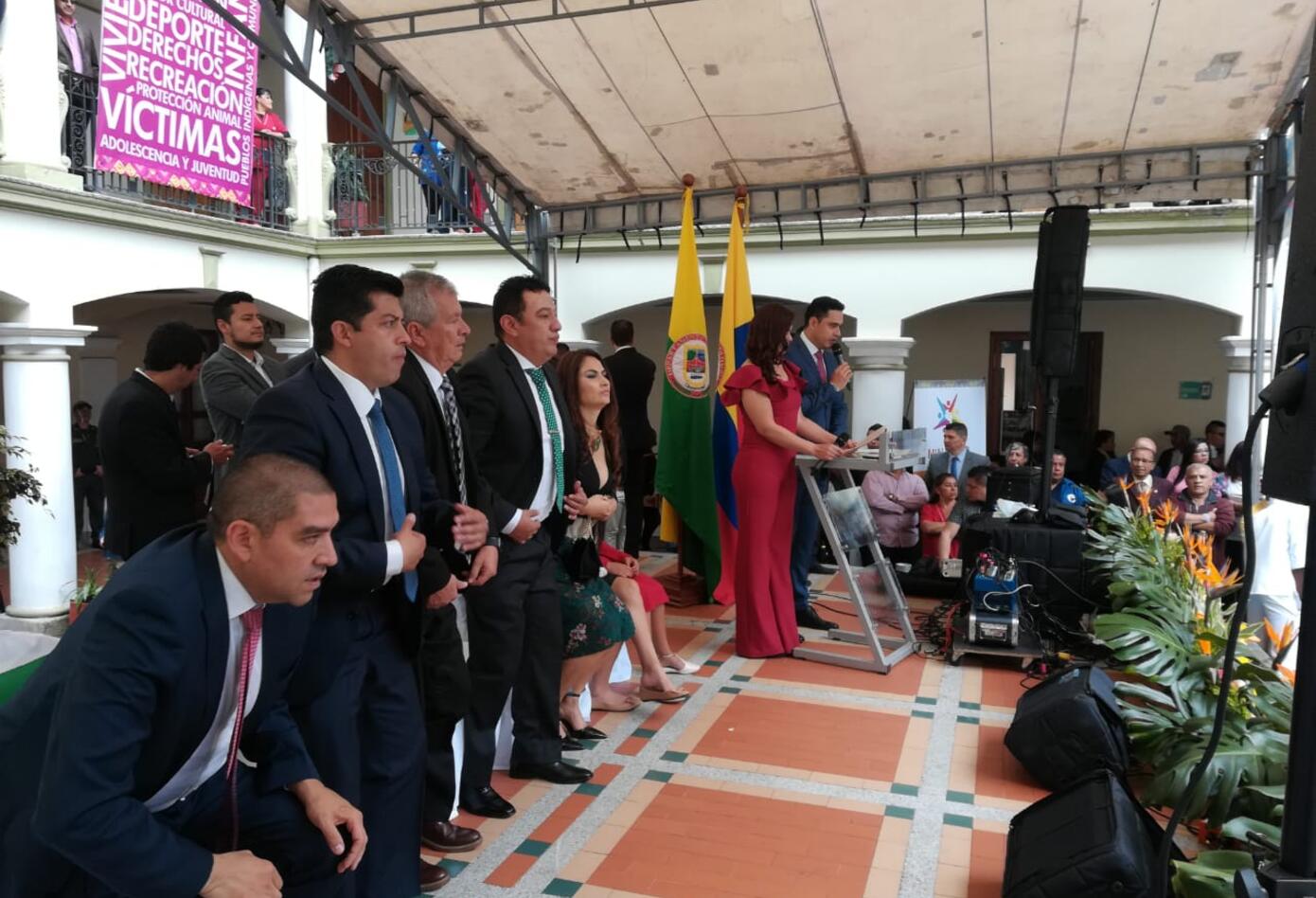 Acompañado de la Asamblea departamental