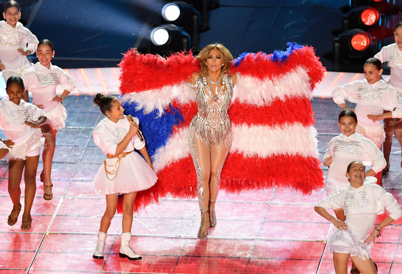 Emme, hija de Jlo y Marc Anthony en el Superbowl