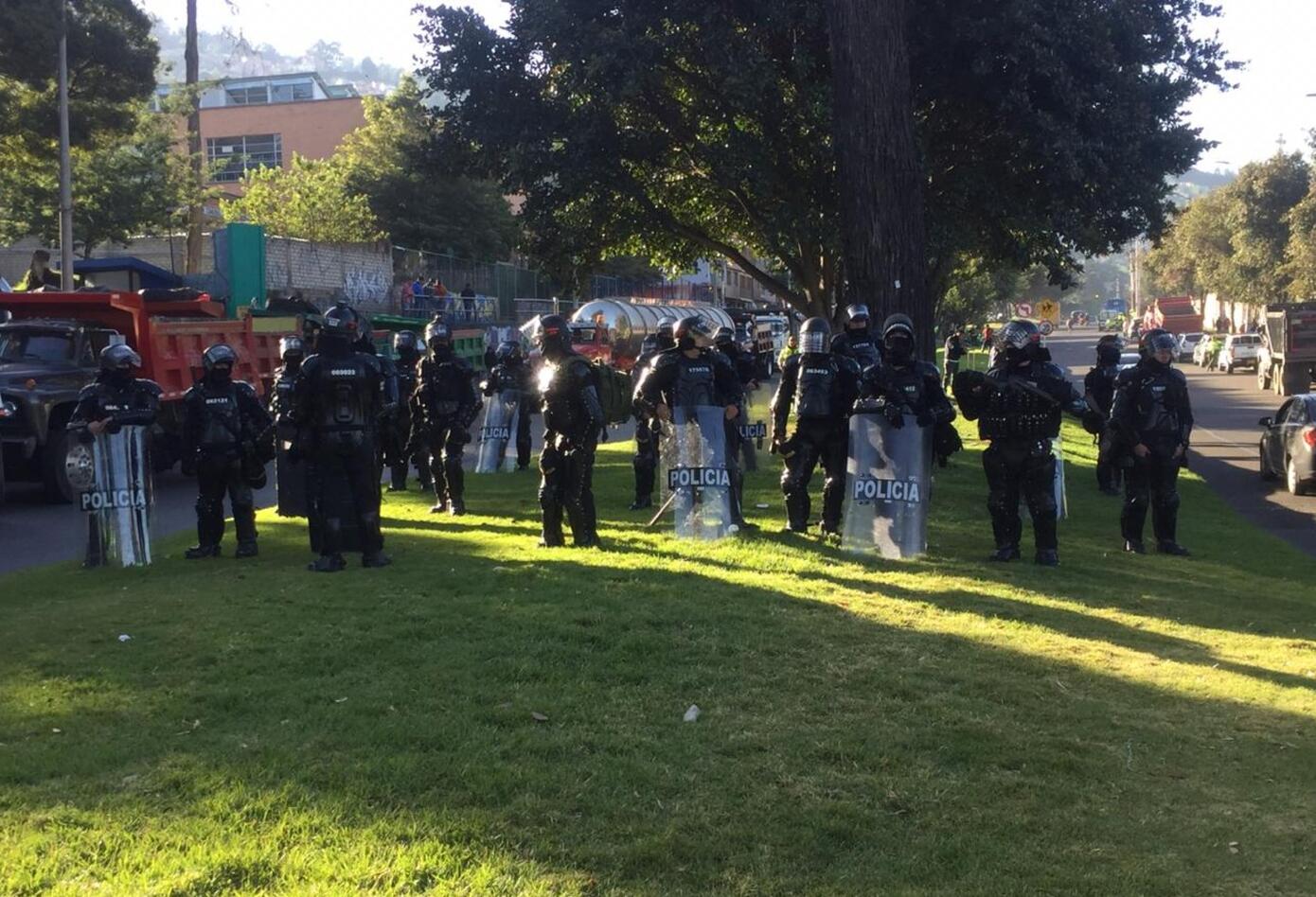 Esmad hace presencia en protesta de camioneros en Bogotá