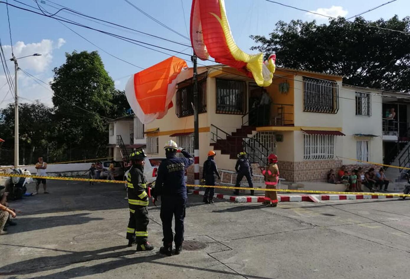 Parapentista caido en Armenia, Quindío - Bomberos Oficiales