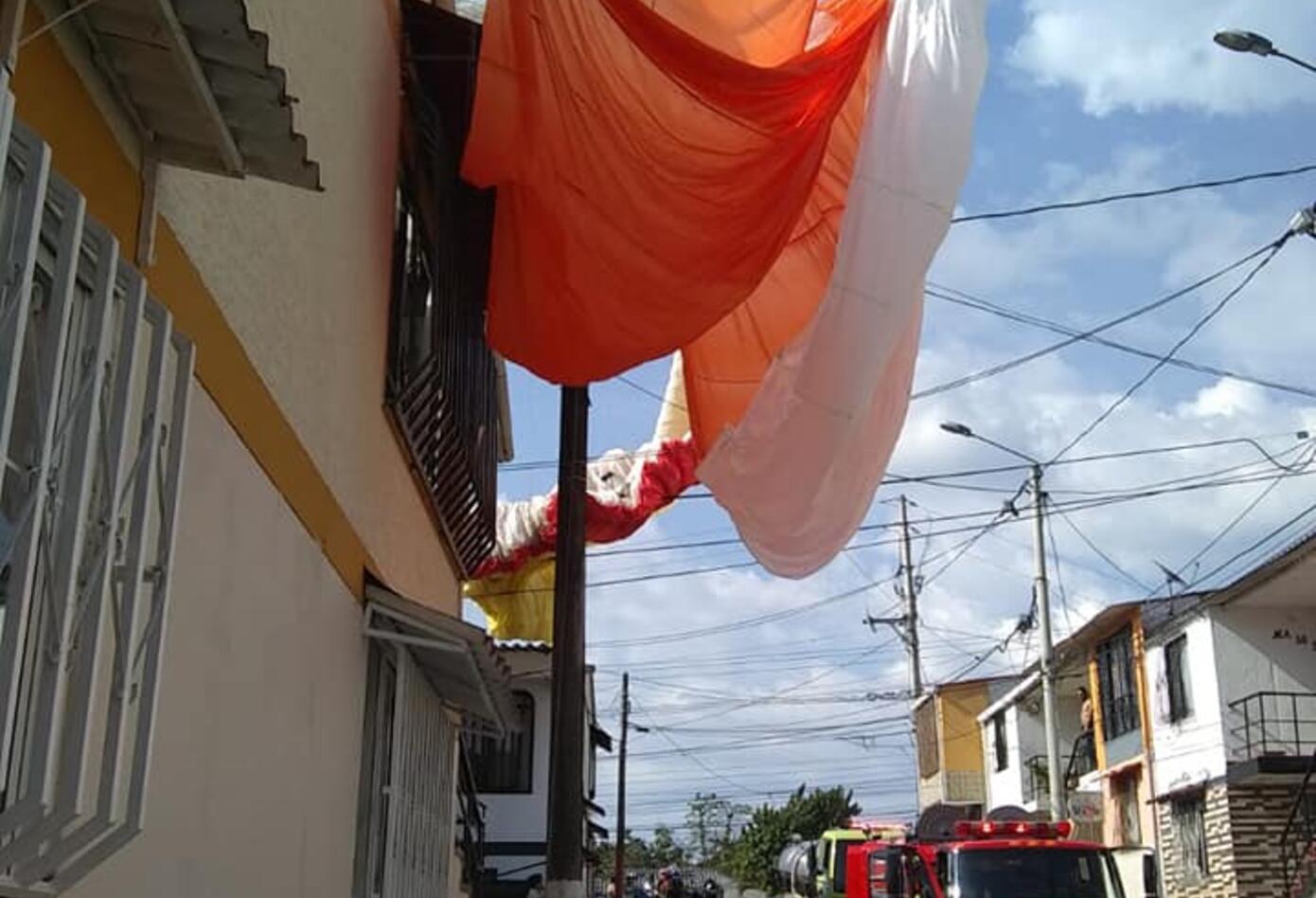 Parapentista caido en Armenia, Quindío - Bomberos Oficiales
