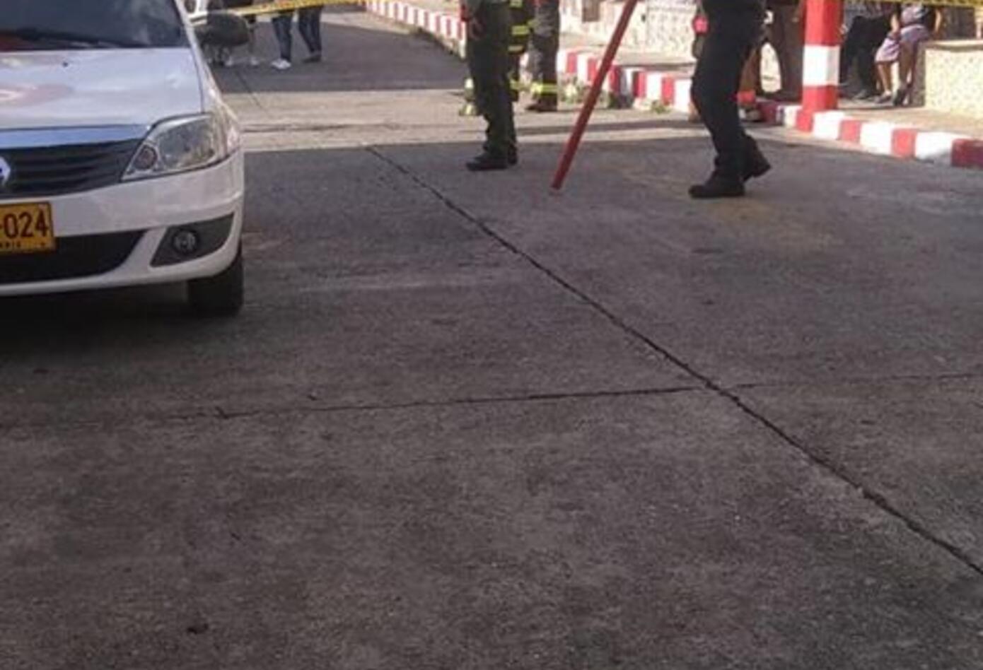 Parapentista caido en Armenia, Quindío - Bomberos Oficiales