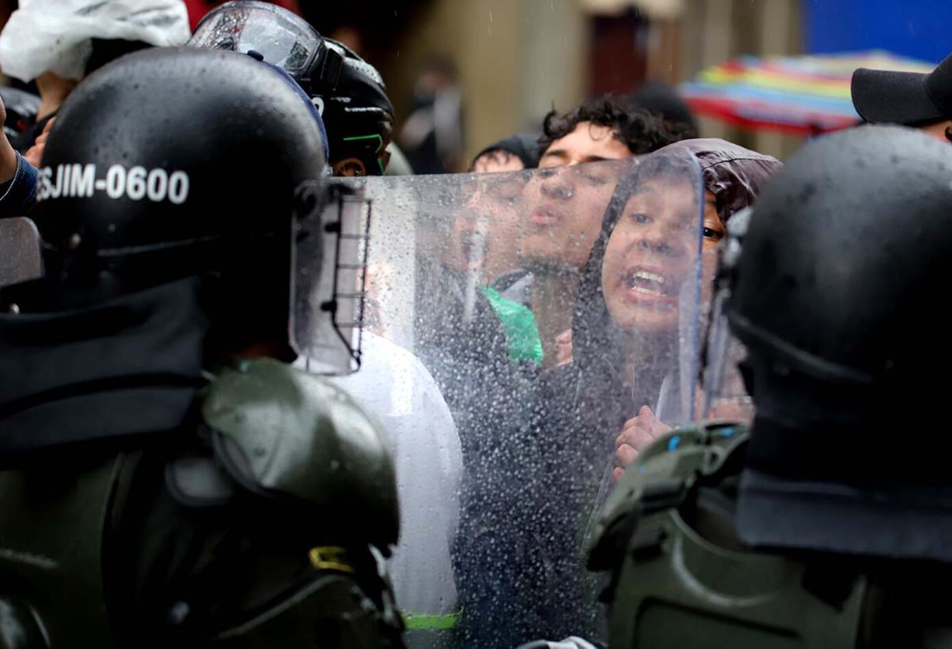 Disturbios avenida Caracas - Febrero 21