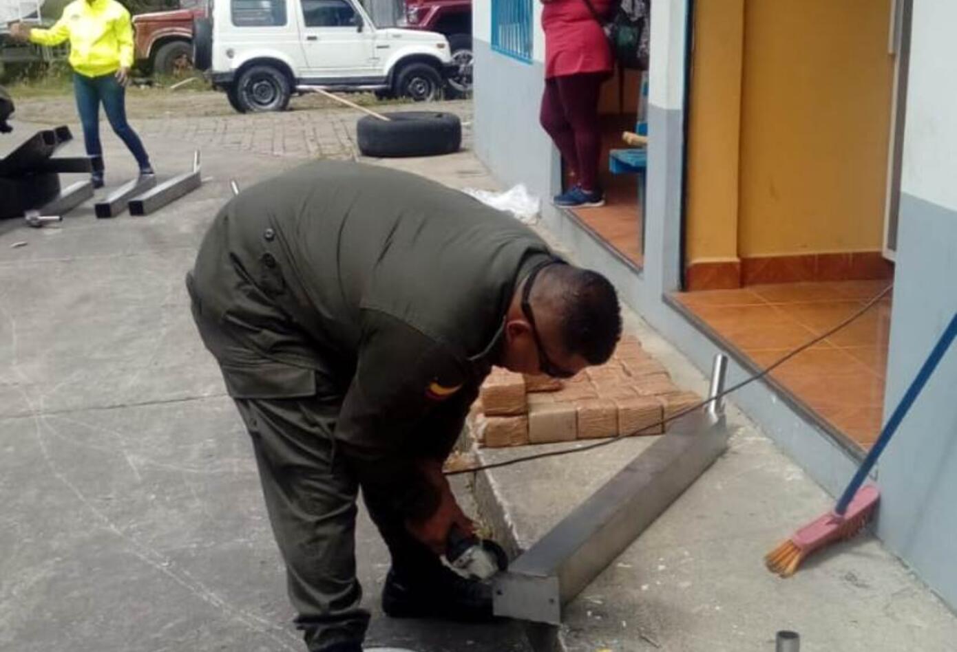 La Policía encontró el estupefaciente al interior de unas lampara solares.