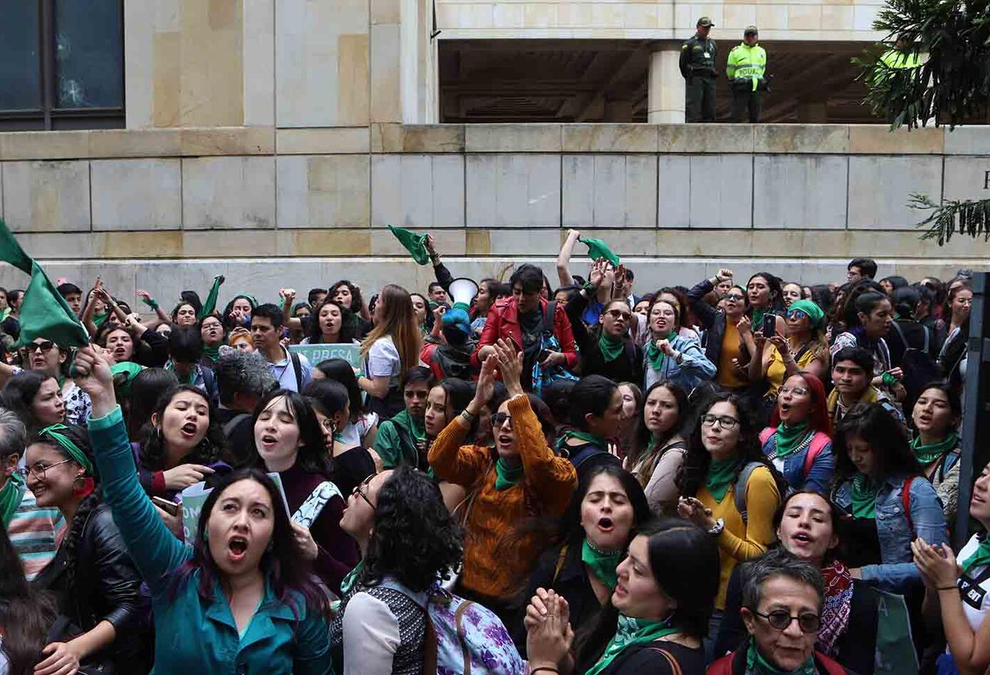 El magistrado Linares se basó en las experiencias de México, España, Alemania, y Sudáfrica.
